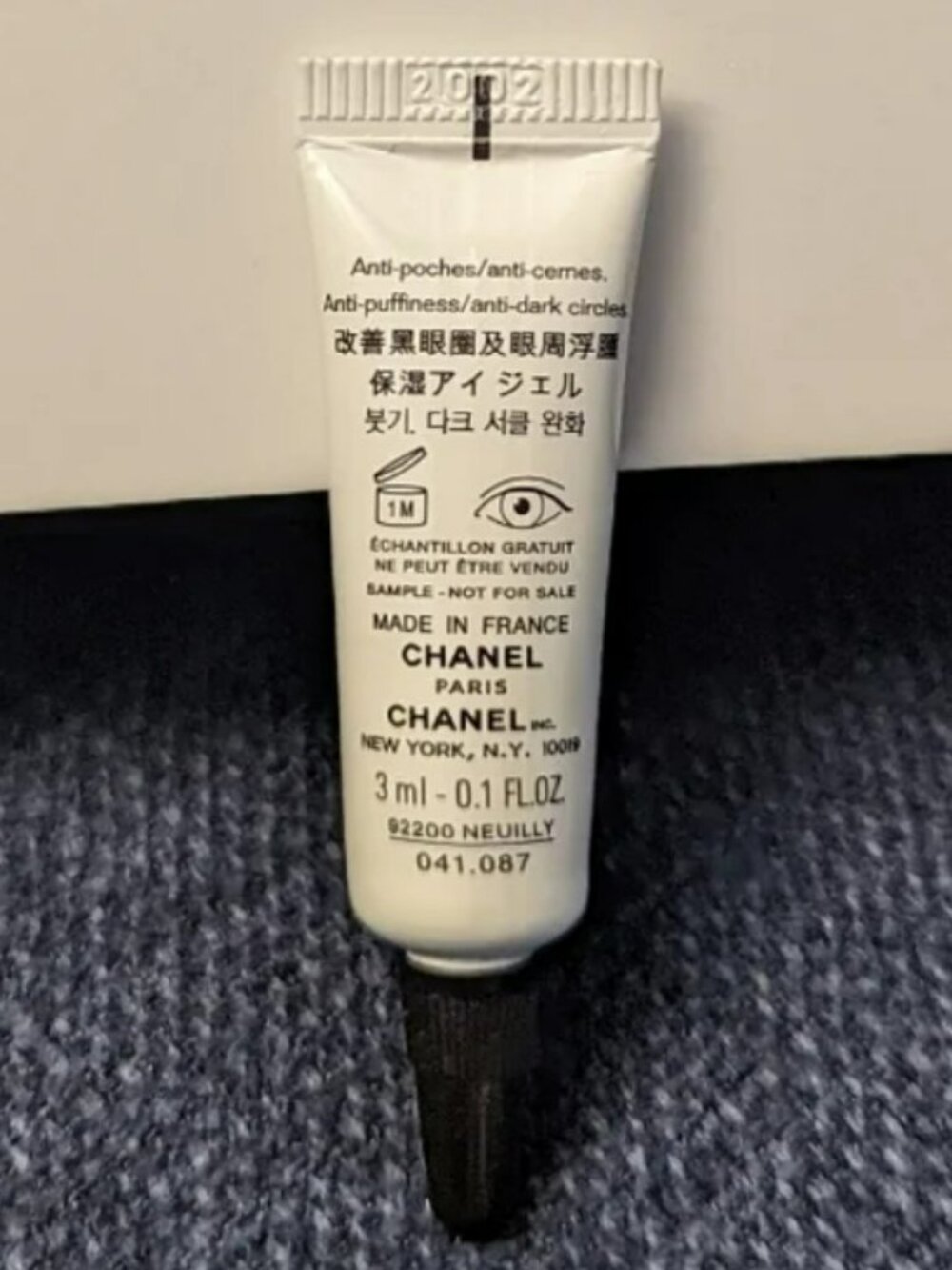 Chanel Hydra Beauty Micro Gel Yeux Intense Smoothing and Hydration Eye Gel Mini - Picture 2 of 2